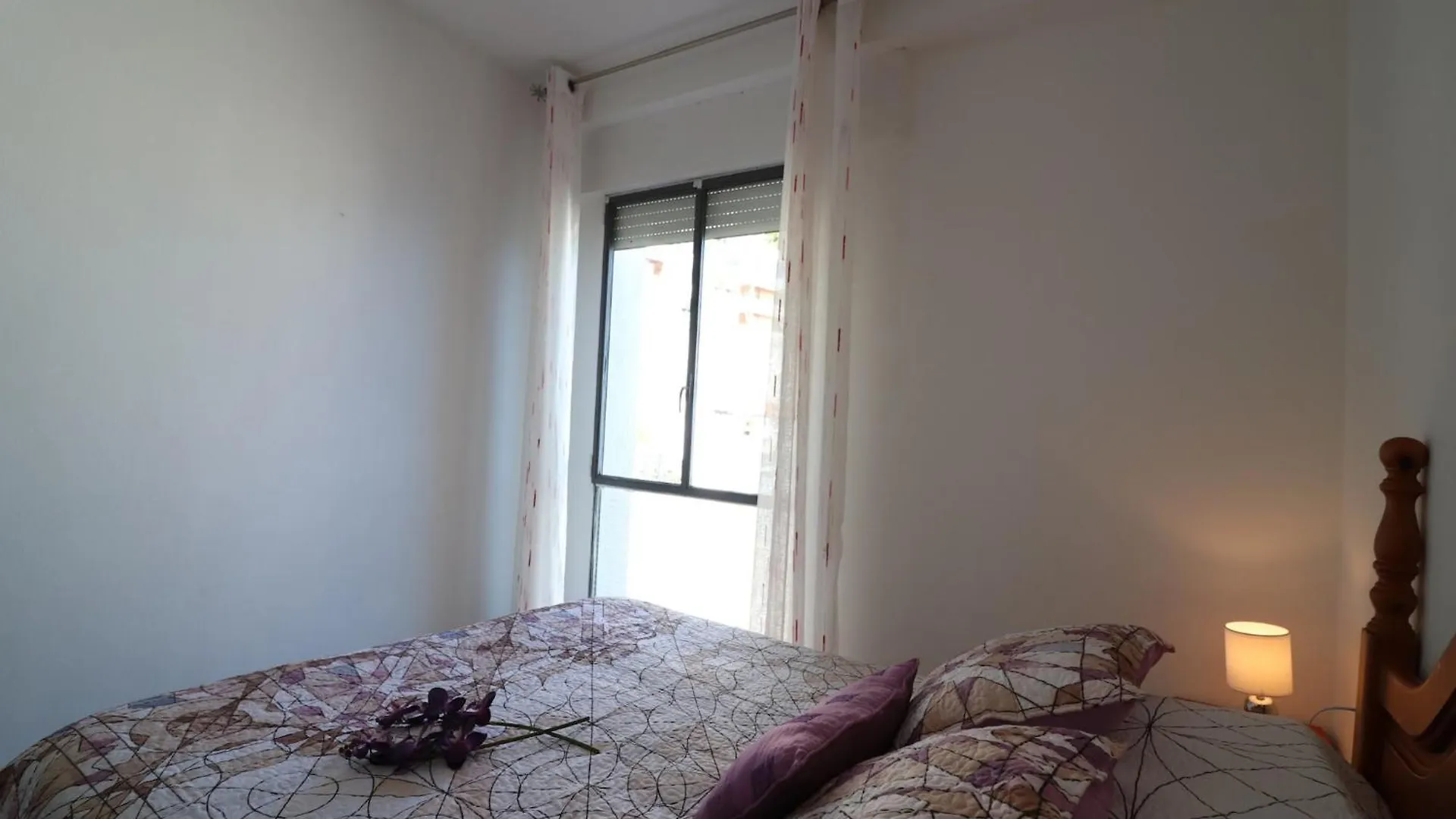 Apartment With Balcony Roses